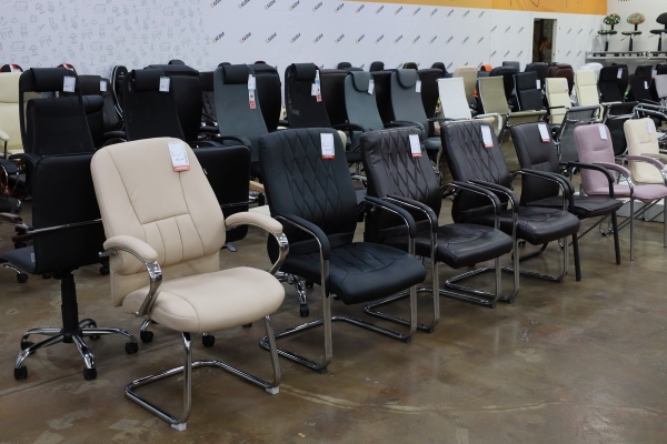 Большой выбор уцененных товаров для дома c выгодой до 70% в дискаунтере мебели «AksHome» на Вычулках!