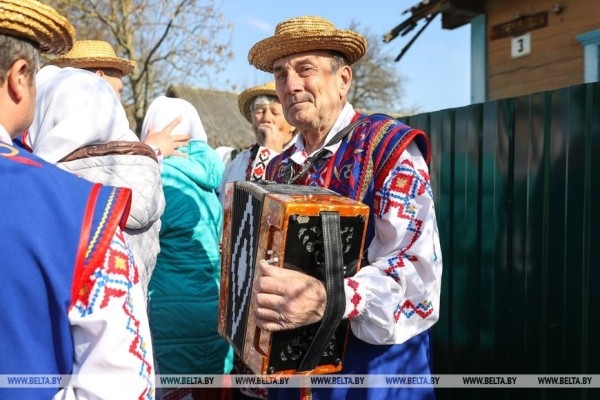 Уникальный старинный обряд прошёл в Брестской области. Фоторепортаж Уникальный старинный обряд прошёл в Брестской области. Фоторепортаж