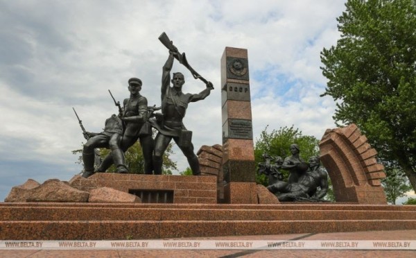 Мемориал «Брестская крепость-герой» в фотоархиве Мемориал «Брестская крепость-герой» в фотоархиве