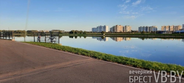 Рыбацкий вечер на Гребном канале в Бресте