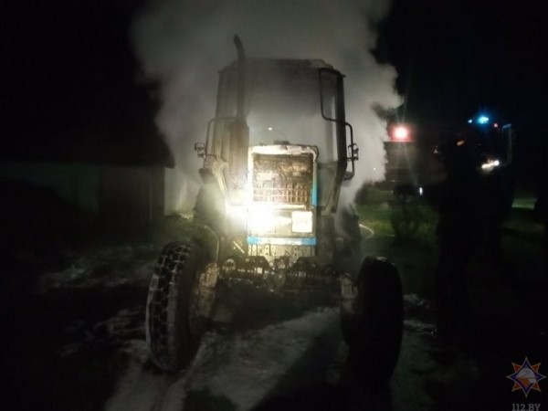 В Ивацевичском районе горел трактор В Ивацевичском районе горел трактор