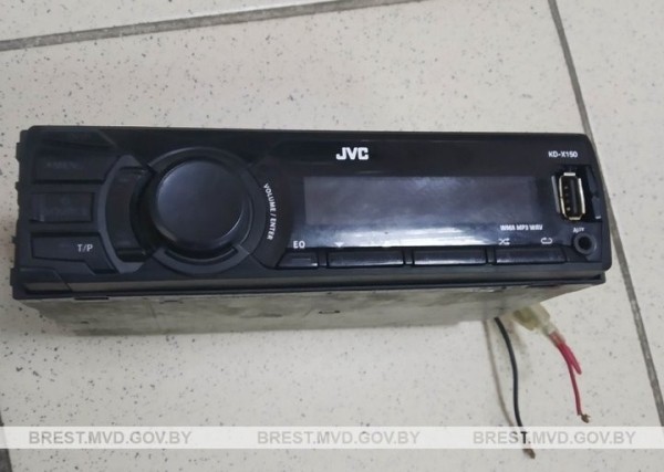 В Дрогичине 22-летний парень похищал вещи и запчасти из транспортных средств на стоянке В Дрогичине 22-летний парень похищал вещи и запчасти из транспортных средств на стоянке