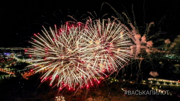 Сегодняшний салют в Бресте. Фото и видео