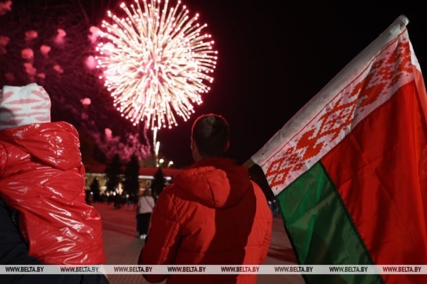 Сегодняшний салют в Бресте. Фото и видео