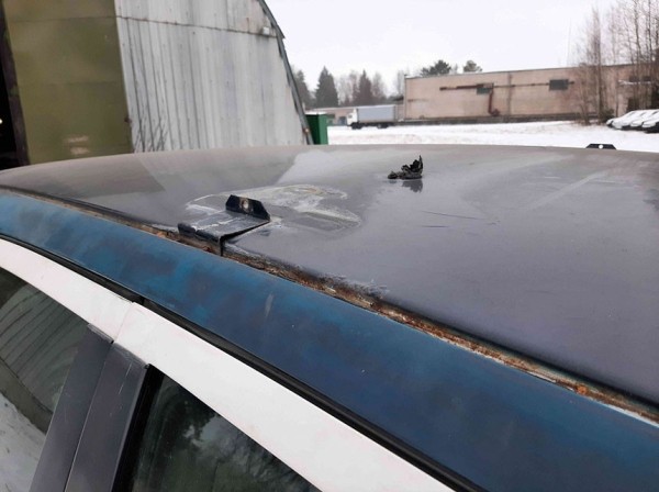 МВД продаёт ржавый Chrysler 300С, сделав уценку. Сколько было, а сколько стало?