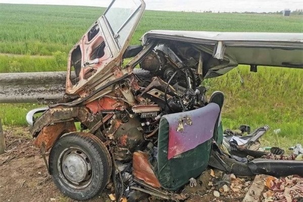В Беларуси «Жигули» напоролись на отбойник – двое в больнице