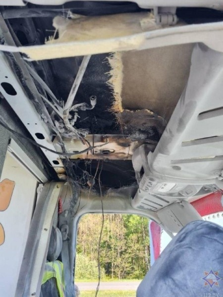 Под Брестом загорелся автомобиль скорой медицинской помощи, перевозивший в реаниматоре младенца Под Брестом загорелся автомобиль скорой медицинской помощи, перевозивший в реаниматоре младенца