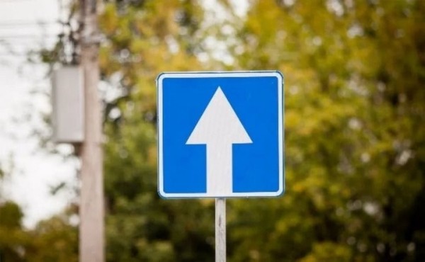 Возле лицея в Бресте движение будет односторонним (боковой проезд по Орловской) Возле лицея в Бресте движение будет односторонним (боковой проезд по Орловской)