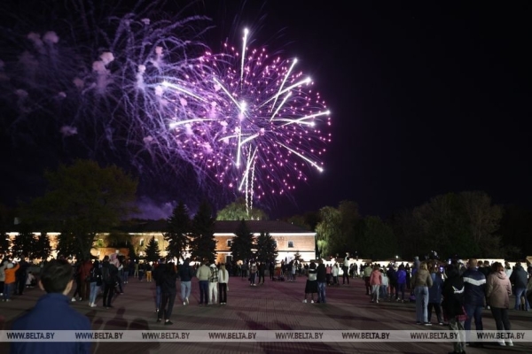 Сегодняшний салют в Бресте. Фото и видео