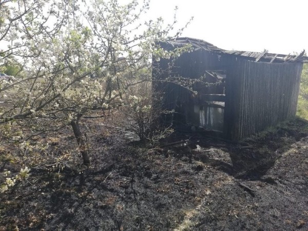 В Пинске в гараже сгорел автомобиль