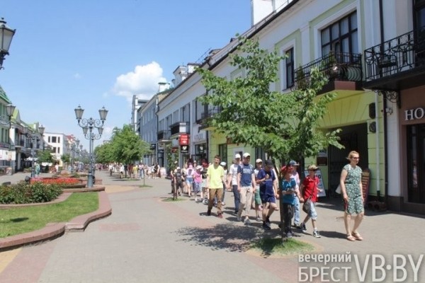 От кибершколы до палаточного лагеря. Чем занимают детей в школьных летних лагерях Бреста От кибершколы до палаточного лагеря. Чем занимают детей в школьных летних лагерях Бреста