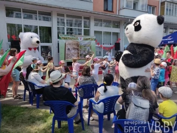 Книжные радости очень умелых ручек познавались в Бресте