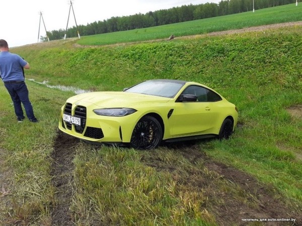 В Беларуси редкий спорткар BMW M4 красиво шел по трассе, пока не случилась неприятность В Беларуси редкий спорткар BMW M4 красиво шел по трассе, пока не случилась неприятность