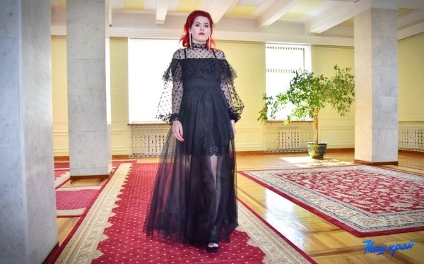 Шик, блеск, выпускной: хит-парад нарядов барановичских выпускниц Шик, блеск, выпускной: хит-парад нарядов барановичских выпускниц