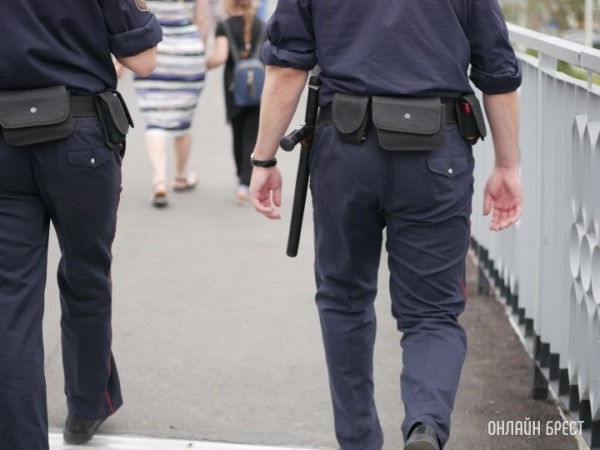 В Брестской области мужчина украл у соседа крупную сумму денег В Брестской области мужчина украл у соседа крупную сумму денег