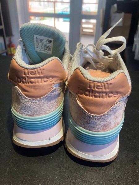 Отдала кроссовки за 600 рублей на чистку, а их там «убили»? Рассматриваем спор мастерской и клиентки Отдала кроссовки за 600 рублей на чистку, а их там «убили»? Рассматриваем спор мастерской и клиентки