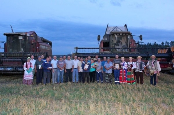 Сельхозпредприятие «Ворони» первым в Брестской области завершило уборку зерновых