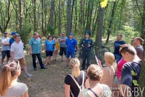 Работники РУП «Брестэнерго» приняли участие в экологической акции в Красном дворе Работники РУП «Брестэнерго» приняли участие в экологической акции в Красном дворе