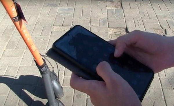 В Беларуси хакер похищал шеринговые электросамокаты с помощью телефона