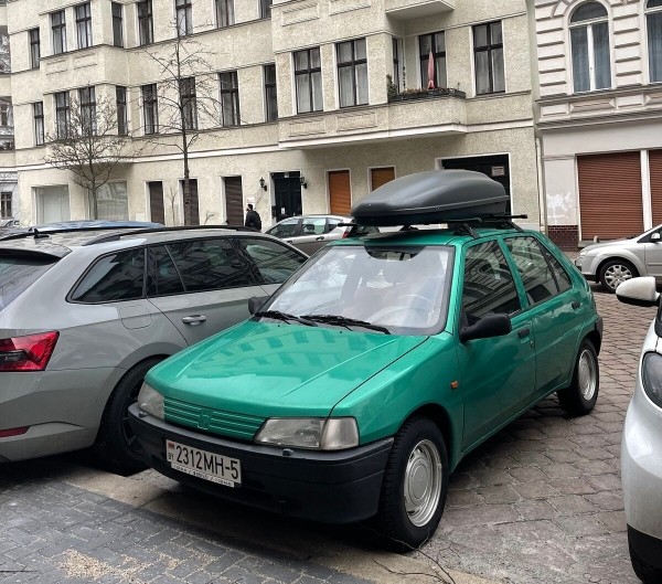 «Средняя зарплата у автослесаря — €1 200. Но после обеда все спят». Выгодно ли белорусу работать на СТО в Испании