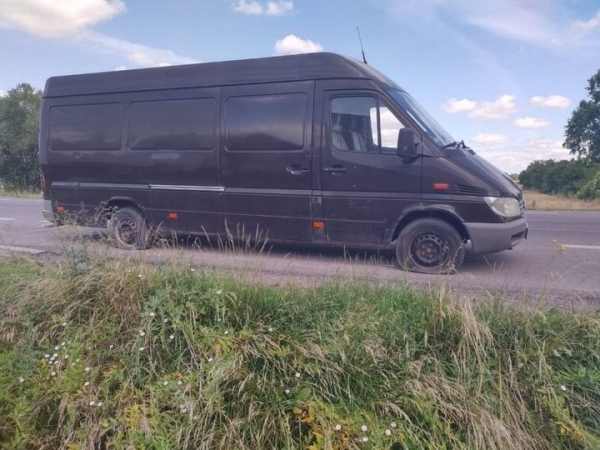 На польско-белорусской границе «держателям очередей» пробили колеса