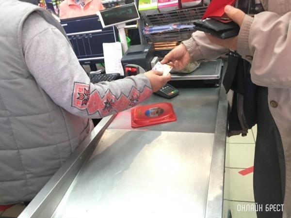 «Беларусбанк» рассказал, сколько наличных сняли люди в кассах магазинов «Беларусбанк» рассказал, сколько наличных сняли люди в кассах магазинов