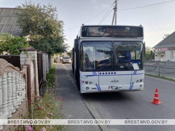 В Кобрине пассажирка упала в автобусе, ее госпитализировали