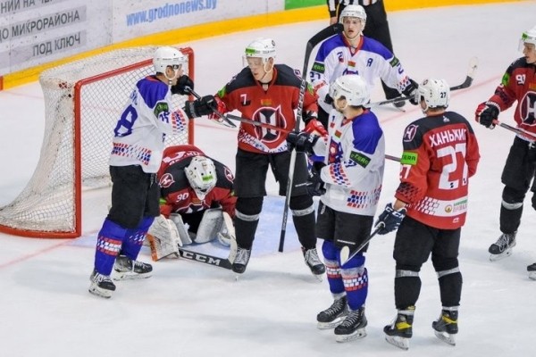 Хоккеисты «Бреста» проиграли, но продолжат борьбу за Кубок Салея