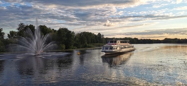 
                Читатель: Красивая Набережная в Бресте. Фото сделаны вчера вечером
            