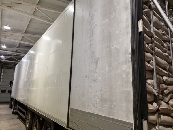 Сигареты на 1,8 млн евро нашли таможенники Литвы в фуре из Беларуси