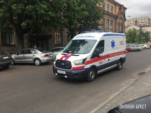 Трагедия в Бресте: молодой мужчина умер за рулем