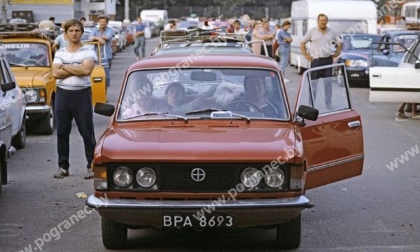 Вспомним, какие были очереди из Бреста в Польшу в 90-е