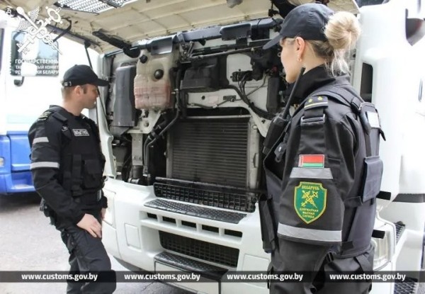 Белорусу вынесли приговор за незаконный ввоз из Польши тягача с измененным VIN-номером Белорусу вынесли приговор за незаконный ввоз из Польши тягача с измененным VIN-номером