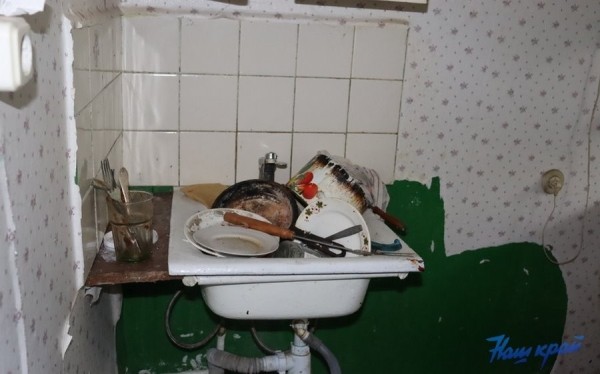 Из трехкомнатной квартиры – в «барак». Жителя Брестской области выселили из жилья за долги Из трехкомнатной квартиры – в «барак». Жителя Брестской области выселили из жилья за долги