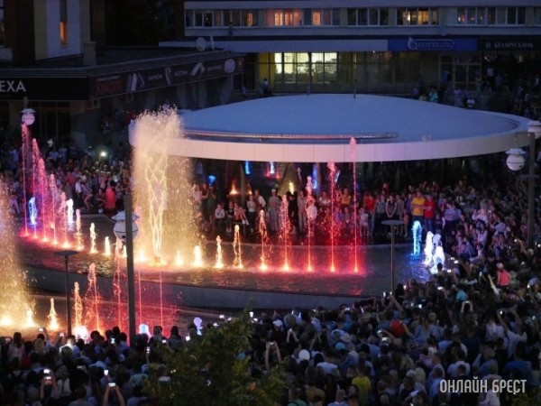 Стало известно, когда в Бресте перестанут работать фонтаны Стало известно, когда в Бресте перестанут работать фонтаны