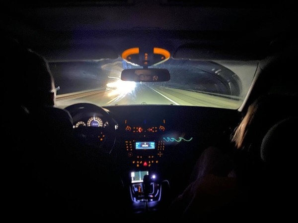 В Грузию на 18-летнем «Мерсе». Белорусы провели в Тбилиси два месяца и делятся впечатлениями