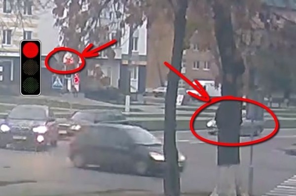 В Пинске на перекрестке произошло ДТП. Смотрите момент столкновения
В Пинске на перекрестке произошло ДТП. Смотрите момент столкновения