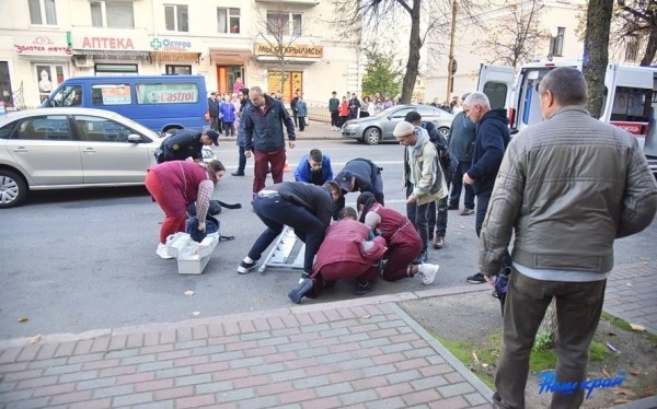 Страшная авария в центре Барановичей. Мотоциклиста увезли в реанимацию Страшная авария в центре Барановичей. Мотоциклиста увезли в реанимацию