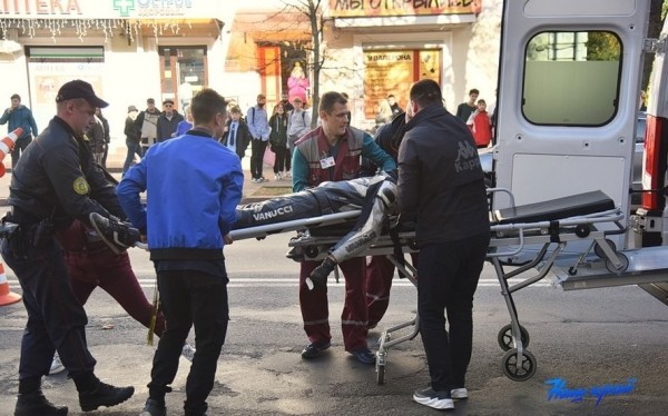 Страшная авария в центре Барановичей. Мотоциклиста увезли в реанимацию Страшная авария в центре Барановичей. Мотоциклиста увезли в реанимацию