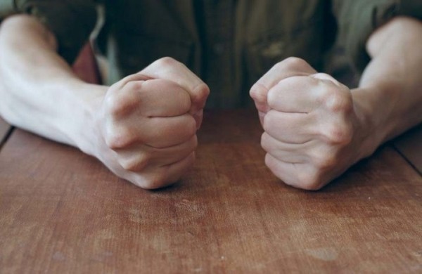 Белорус устал от шума ближайшего кафе и нашел способ отомстить