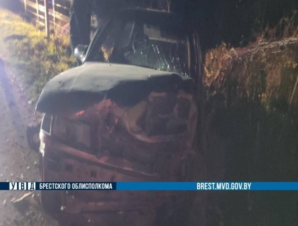 ДТП в Брестской области: водитель с 2,3 промилле алкоголя врезался в другое авто ДТП в Брестской области: водитель с 2,3 промилле алкоголя врезался в другое авто