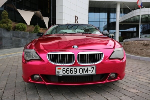 Минская «Барби» на розовом BMW 6-series: «Плёнка обошлась в $1 000, и я ждала её месяц»