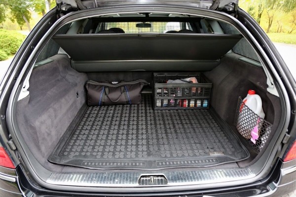 В Грузию на 18-летнем «Мерсе». Белорусы провели в Тбилиси два месяца и делятся впечатлениями