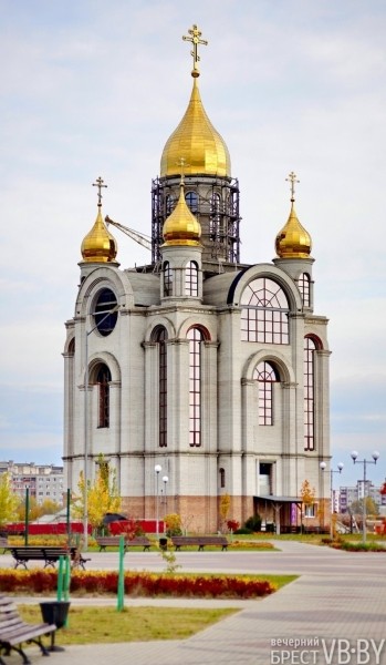 В Бресте парк 1000-летия залит осенними красками. Фоторепортаж В Бресте парк 1000-летия залит осенними красками. Фоторепортаж