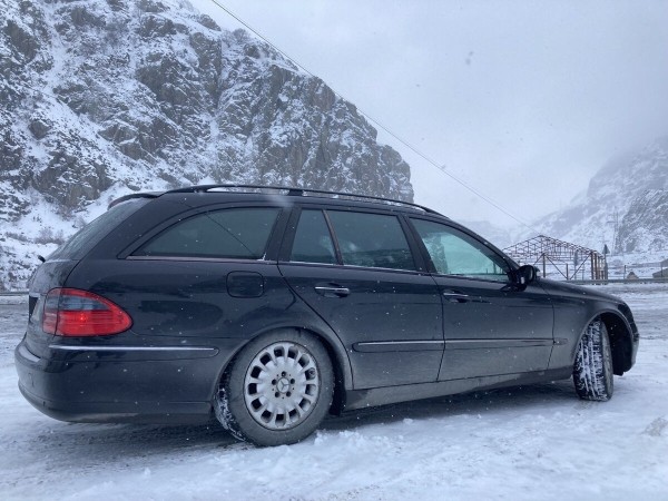 В Грузию на 18-летнем «Мерсе». Белорусы провели в Тбилиси два месяца и делятся впечатлениями