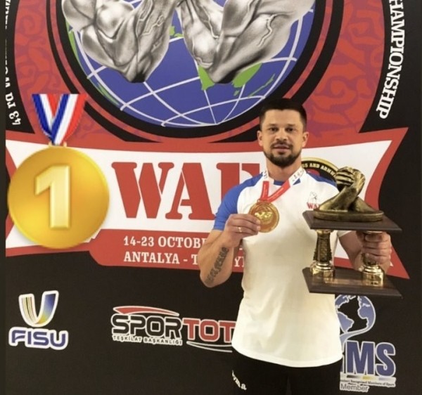 Наш земляк завоевал золотую медаль на чемпионате мира по пара-армрестлингу