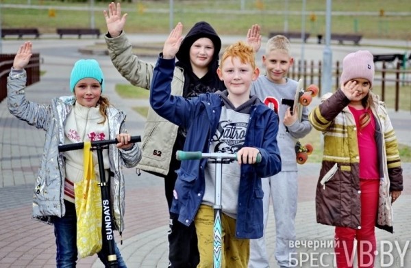 В Бресте парк 1000-летия залит осенними красками. Фоторепортаж В Бресте парк 1000-летия залит осенними красками. Фоторепортаж