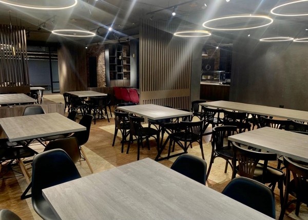 За 36 дней из кафе «Версаль» в «Компот». Заведение во Дворце водных видов спорта провело ребрендинг. Что изменилось?