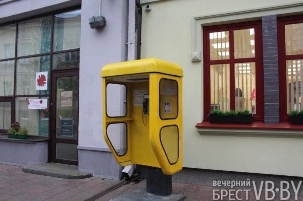 «ГДР» заходит в Брест. Шпионский детектив и джинсы-варёнки «ГДР» заходит в Брест. Шпионский детектив и джинсы-варёнки