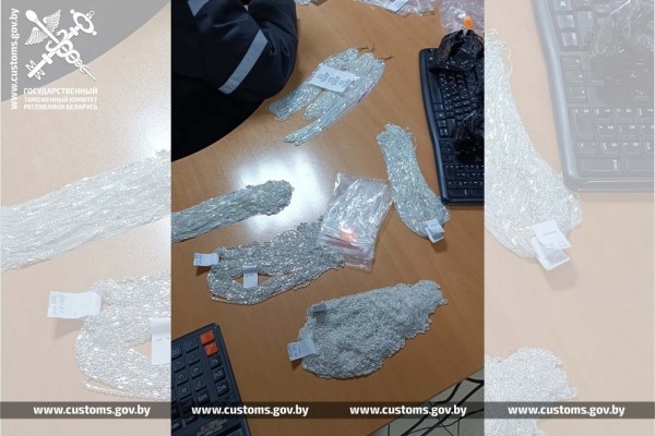 Водитель автобуса из Польши спрятал 380 изделий из серебра - в Бресте нашли Водитель автобуса из Польши спрятал 380 изделий из серебра - в Бресте нашли